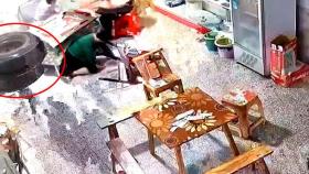 집에서 밥 먹다 '아수라장'…타이어 덮쳐 날벼락