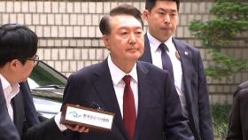 포토라인서 또 침묵…