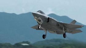 '세계 최강' 美 F-22 랩터가 떴다…韓 F-35와 첫 모의 공중전