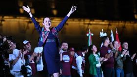멕시코 사상 첫 '여성 대통령' 탄생…투표날에도 유혈 사태