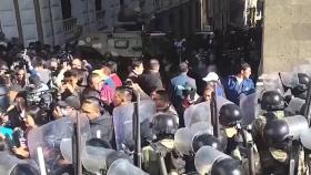 볼리비아 쿠데타 시민이 막았다…군부 3시간 만에 철수