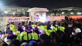 경찰, 서울청·경기남부청 무전기록 확보…국회·선관위 '통제 지시' 수사