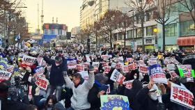 탄핵 가결에 전국 곳곳서 '환호'…