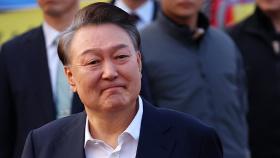尹 변호인단, '검찰·공수처 증거능력 상실' 의견서 제출 검토…尹, 일주일째 '침묵'