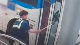 시내버스 훔쳐 10㎞ 무면허 질주…경찰 추격전 끝에 검거