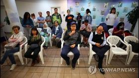 홍콩 범민주 진영 압승, 차기 행정장관 선거에도 큰 영향