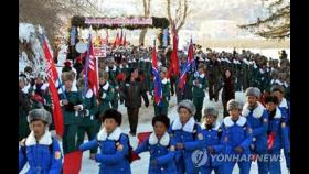 인구밀집 장소 경각심 커지는데…북한, 단체활동 이어가