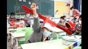 코로나19에 '1ｍ 모자' 쓰고 수업…中학교들 단계적 개학
