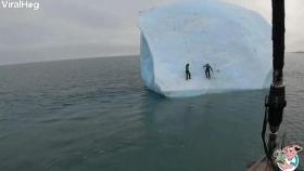 북극 빙산 오르던 유명 탐험가들 빙산 뒤집혀 혼쭐