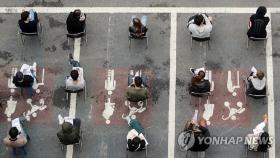 [코로나 1년] 초유의 감염병 위기에 곳곳 충격파…종식까진 '요원'