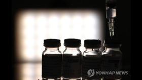 AZ·화이자 백신 금주 접종, 일상회복 첫걸음…의정갈등 변수