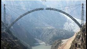 인도, 북부 계곡서 359m 높이 철교 건설…