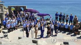 'G7 동행' 김정숙 여사, 미·일 퍼스트레이디와 첫 만남