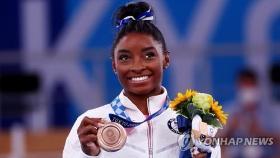 -올림픽- 중압감 이겨낸 '체조여왕' 바일스, 평균대서 값진 동메달