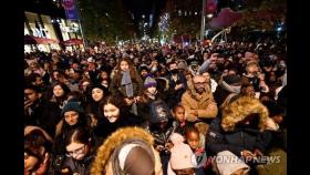 유럽, 확진·사망률 미국 추월…비상사태 선포·부스터샷 박차(종합)