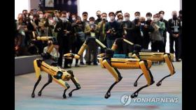 BTS 음악에 칼군무 추는 로봇…360도 회전묘기 보이는 퍼스널모빌리티(종합)