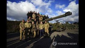 푸틴 이틀째 핵위협…우크라, 서방 탱크로 봄 공세 채비