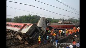 세계 각국, '288명 사망' 인도 열차 참사 애도 물결(종합)