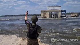 댐 파괴로 '물의 장벽'…우크라 남부 대반격 산통 깨지나(종합)