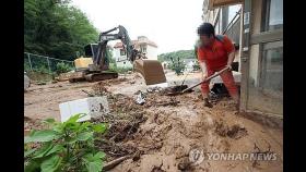 기록적 폭우에 전북 하천 제방 무너지고 곳곳 산사태(종합2보)