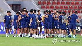 34도 무더위에 축구 열기까지…태극전사들로 후끈한 무스카트