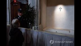 프란치스코 교황 무덤 일반 공개…성모대성전에 긴 줄