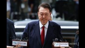 구속된 尹, 당일 오전 내란재판 불출석…특검-尹측 법정 충돌(종합)