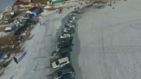 [지구촌화제] 얼음 위에 차 세워놨다가…러시아 '수중 주차'