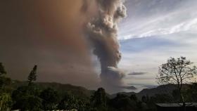 이번엔 필리핀 화산 폭발…심상치 않은 '불의 고리'