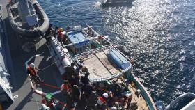 '호르무즈 파병' 청해부대, 표류중인 이란 선박 구조
