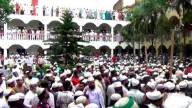 방글라데시 종교지도자 장례식에 10만 명 운집