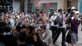 [김지수의 글로벌브리핑] 반대 시위 300명이상 체포…