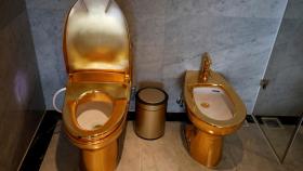 변기·욕조까지 금입힌 베트남 호텔…