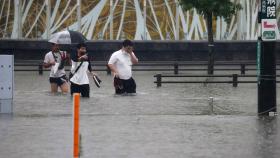 [핫클릭] 日규슈 폭우 사망·실종 70명…피난 138만명 外