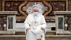 교황도 결국 마스크…2차 대유행에 재봉쇄 움직임