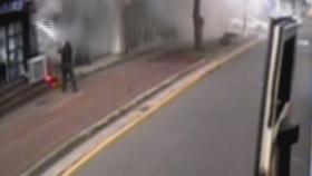 버스기사가 운행 중 화재 목격하고 달려가 진압