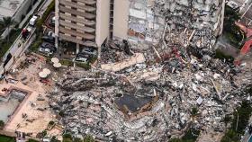 美 플로리다 한밤중 아파트 붕괴…비상사태 선포