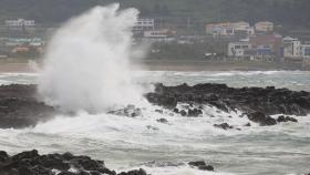 태풍 '찬투' 내일 대한해협 통과…제주·부산·울산 폭풍우