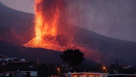 라팔마 화산 수일째 폭발…여의도 절반 면적 용암 덮여