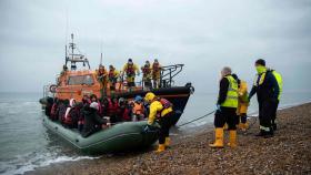 영국 향하던 난민 보트 침몰 '참사'…최소 31명 사망