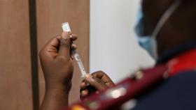 남아공 제약사, 백신 복제 착수…'백신 불평등' 해소 시도