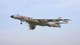 중국 최신 폭격기, 남중국해서 실제 폭탄 투하 훈련