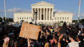 낙태권 결국 폐기한 미국 대법원…혼란·반발 불가피