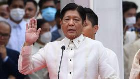 '독재자 가문' 마르코스, 필리핀 대통령 취임…선친 칭송