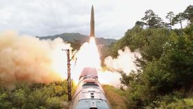 북한, 이스칸데르 미사일 발사…미 핵항모 겨냥 무력시위