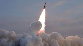 북한, 중거리 탄도미사일 1발 발사…