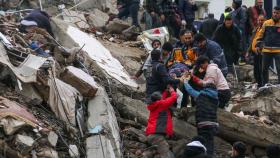 튀르키예 7.8 강진…사망 시리아 포함 600명 육박