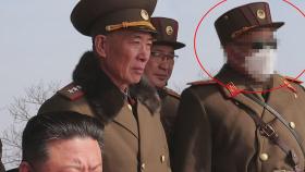 북한 핵타격 가상 훈련장서 선글라스 낀 '모자이크 맨' 관심