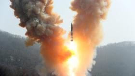 북한, 어제 핵타격 가상 발사훈련…김정은 