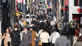 돌아온 명동 상권…1년 전 외국인 관광객 수보다 5배 급증